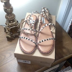 Steve Madden sandal 9